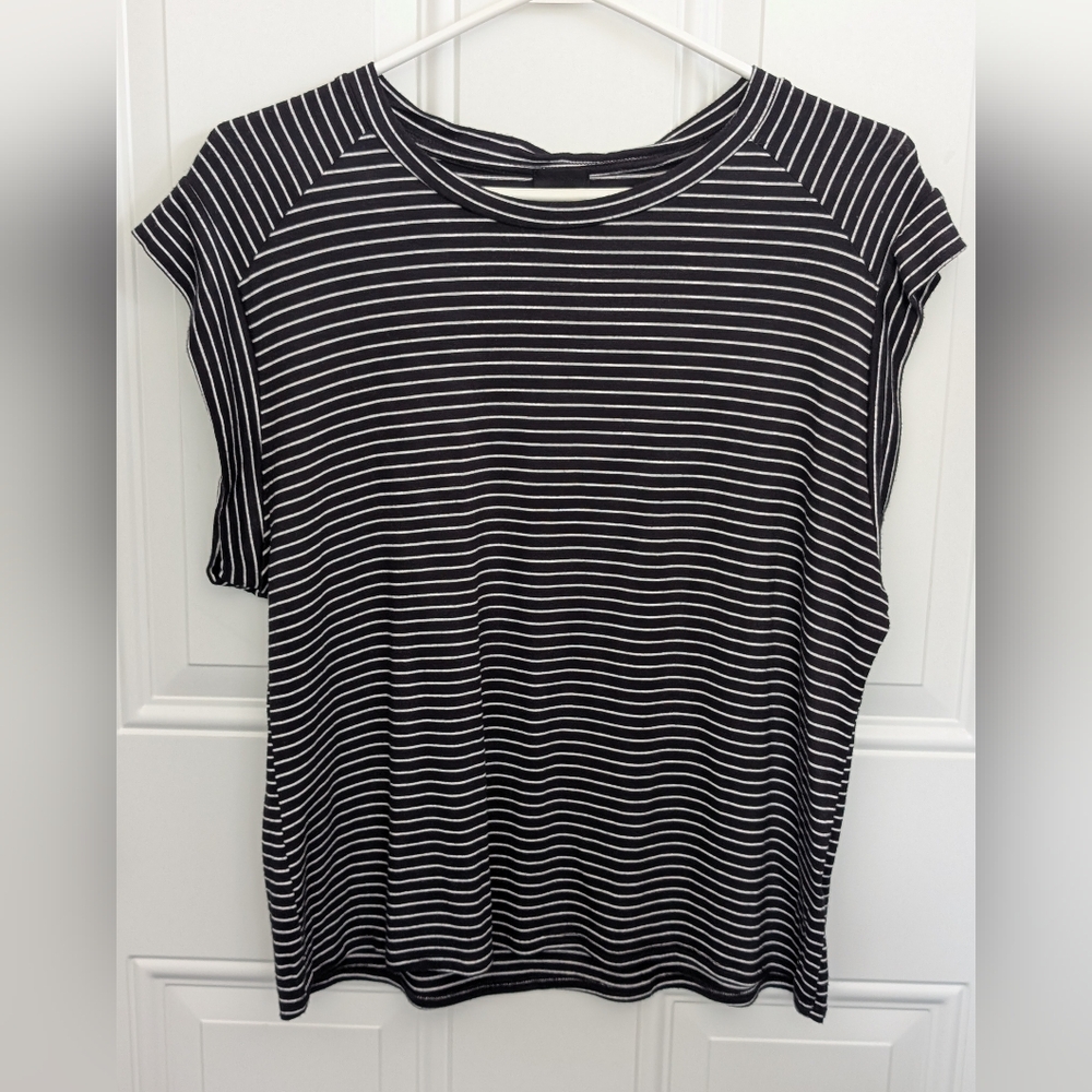 3/$20 W5 Black and White Boxy Short Sleeve Tee